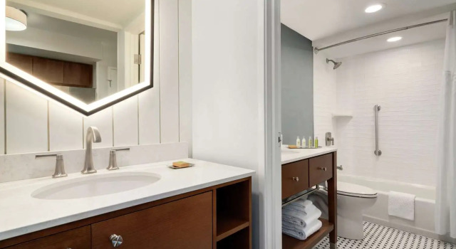 Номер Standard с балконом и oceanfront DoubleTree by Hilton Ocean City Oceanfront