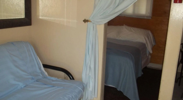 Kincardine Guest Cottage Motel, Varaa Motelli  