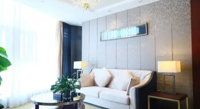 Люкс Deluxe XinHua JianGuo Hotel