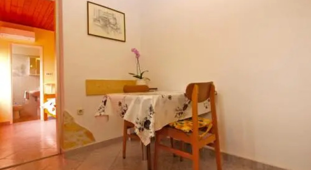 Apartments Luciano 1576, Забронировать Апартаменты/квартира Отели Лижнян с парковкой, Парковка