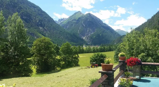 Gästehaus Hauser, Rezerwuj Hotel Bach Lechtal