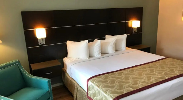 Номер Standard Olive Tree Inn & Suites, a Howard Johnson by Wyndham