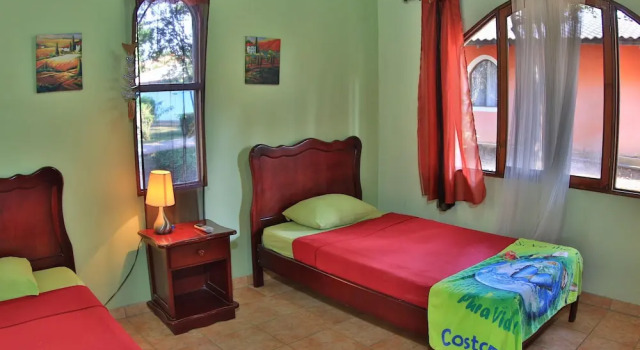 Charming 2 Bdrm Tuscany-style Villa