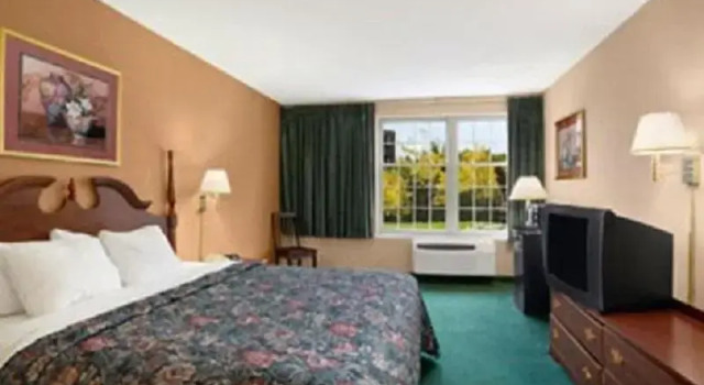 Люкс Days Inn by Wyndham Madisonville