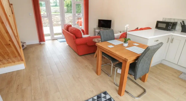 Nuthatch Barn, Book Hotel Pontyclun Glamorgan