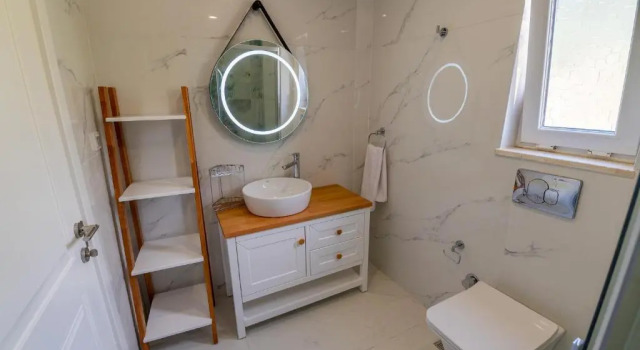 Вилла Beachfront Sari Villa Wi̇th Private Swimming Pool