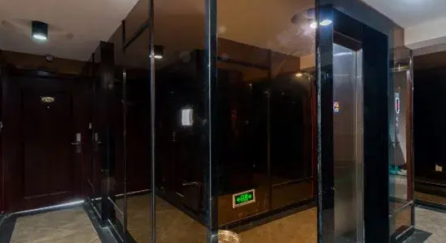 Qipanshan Business Hotel, Prenota Hotel Hotel a Lishui con parcheggio, Parcheggio