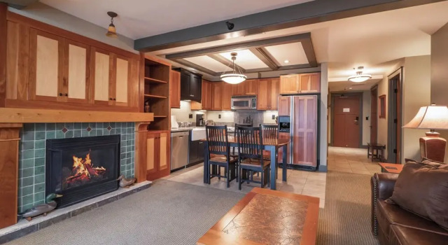Люкс Royal Tamarack Lodge