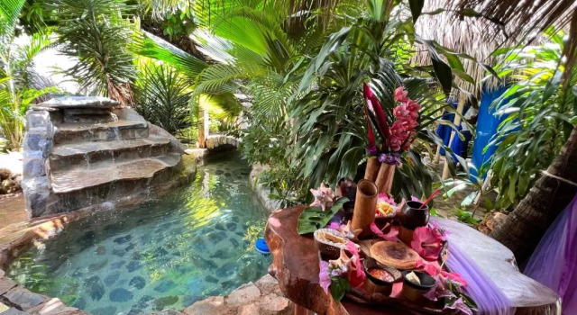 Бунгало CHALET TROPICAL Hotel & Pool Bar Restaurant