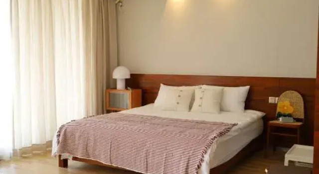 Люкс с балконом и с красивым видом из окна Sea Yoo Apartments