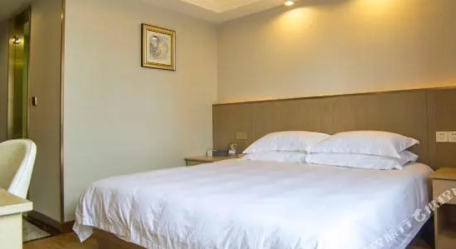 Xinrong Hotel, Prenota Hotel Hotel a Zhoushan con parcheggio, Parcheggio