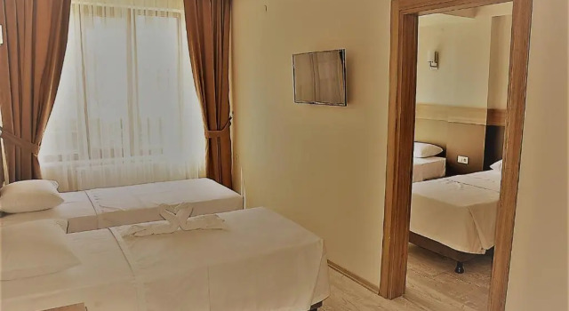 Четырёхместный номер Standard Longoz Hotel