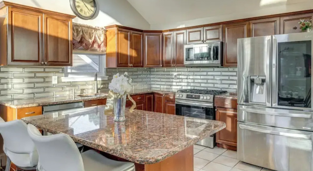 Апартаменты 2 Mi to Dtwn Freeport! Apt w/ Deck in Baldwin