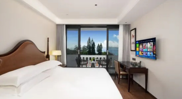 Люкс с балконом и с видом на океан Gulang Villa