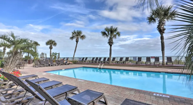 Oceanfront Myrtle Beach Rental w/ Pool!, Забронировать Апартаменты/квартира Апартаменты Миртл-Бич, рядом с Музей искусств пляжа Миртл, Апартаменты/квартира