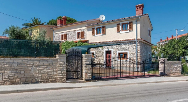 Beach Front Home In Liznjan, Забронировать Отель Отели Лижнян 3 звезды, 3*