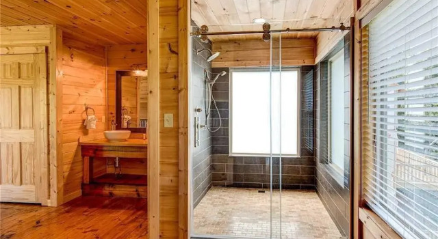Mountain Splash 2 Bedroom Home with Private Pool