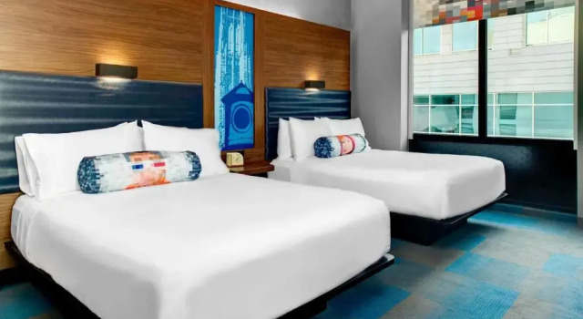 Четырёхместный номер Standard Aloft by Marriott Durham Downtown