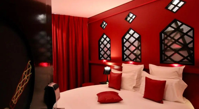 Двухместный номер Moulin Rouge Round Bed Secret de Paris - Hotel & Spa