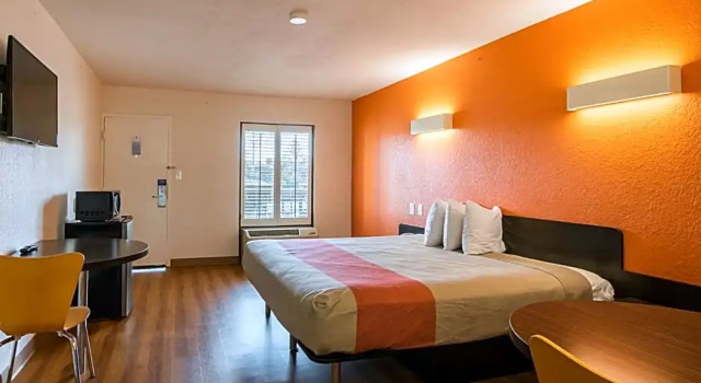 Номер Premium Motel 6-Savannah, GA - Midtown