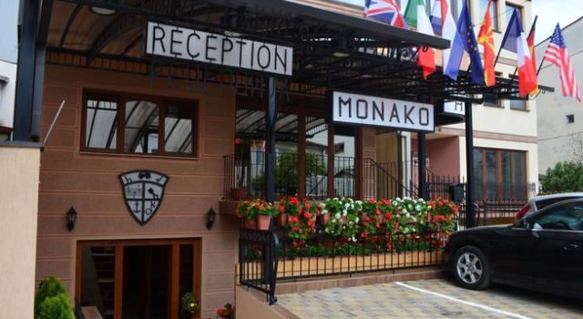 Hotel Monako Skopje, Rezerwuj Hotel Hotele w Skopje z parkingiem, Parking