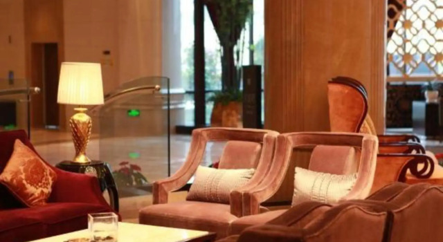 Binjiang International Hotel, Rezerwuj Hotel Hotele w Tengzhou z parkingiem, Parking