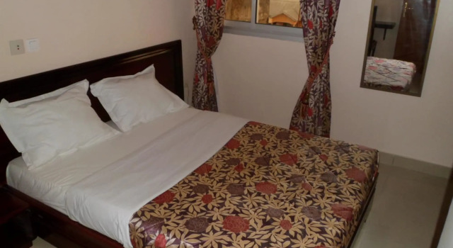 Hotel Vallee Des Rois