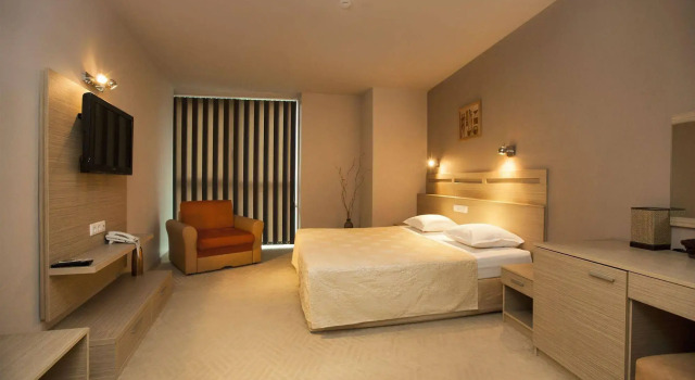 Expo Hotel