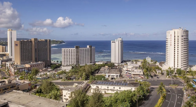 Luksusowy dwuosobowy pokój i balkonem Bayview Hotel Guam
