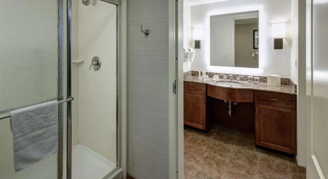 Двухместный люкс Homewood Suites by Hilton Denton