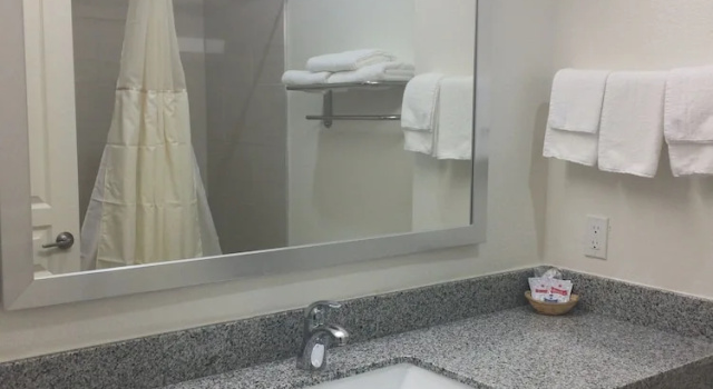 Четырёхместный люкс Executive Scottish Inn & Suites - Conroe