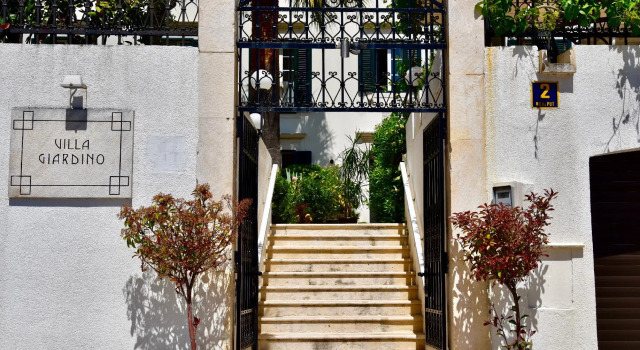 Villa Giardino Heritage Boutique Hotel Bol, Забронировать Бутик-отель Бизнес-отели Бола, рядом с Пляж Порт Бол, 4* 5*