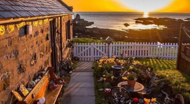 Коттедж с балконом и с видом на море Pew With a View - Seafront Cottages