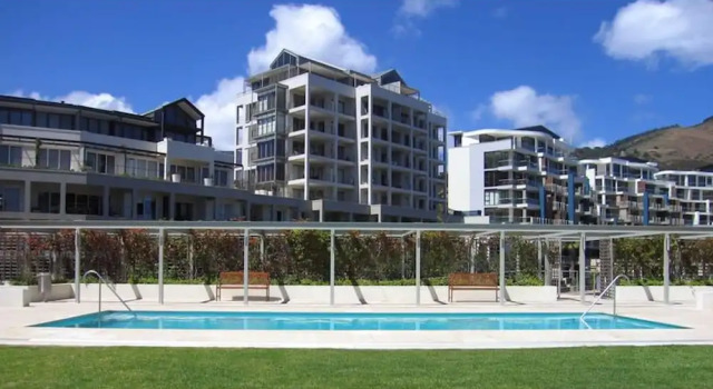 One Bedroom Apartment - Fully Equipped Waterfront Based, V&a Marina Residential
