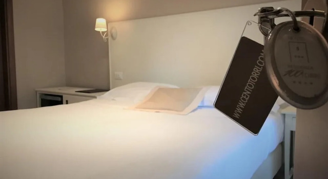 Bed & Business -100 Torri, Rezervovat Hotel Ascoli Piceno 