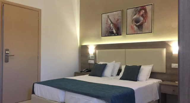 Трёхместный номер Standard Voula Hotel