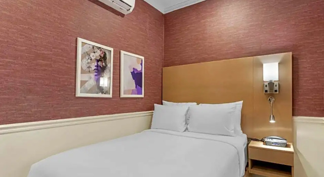 Двухместный номер Deluxe citizenM New York Times Square