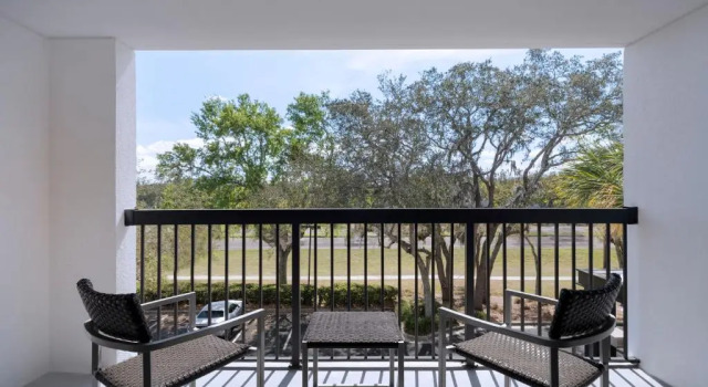 Номер Standard с балконом Courtyard by Marriott Tampa North/I-75 Fletcher