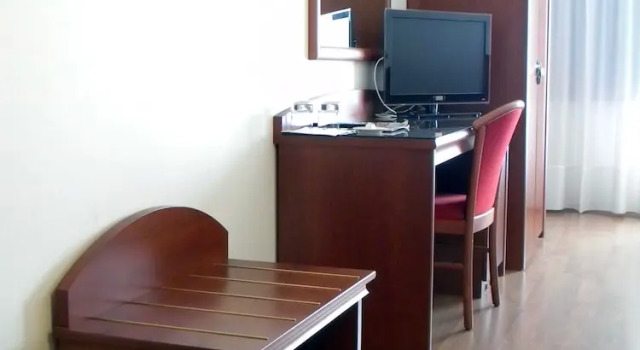 Трёхместный номер Standard с балконом Hotel Corone