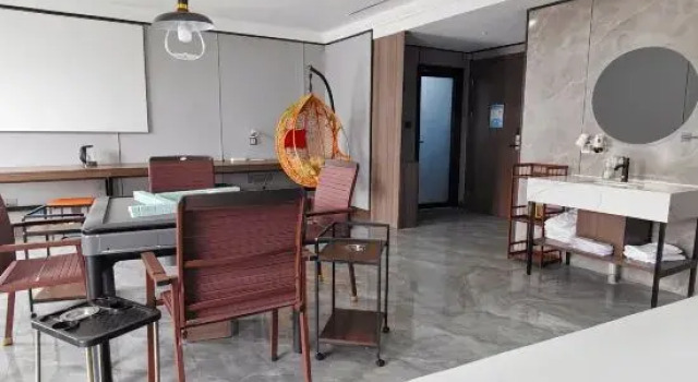 Кровать в общем номере Hotels for Friends