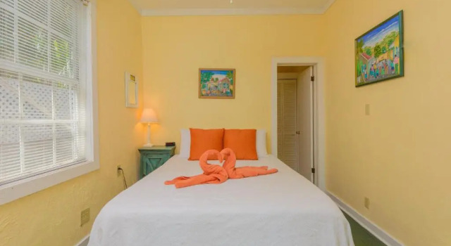 Двухместный номер Standard с видом на бассейн Key West Villas