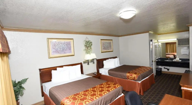 Четырёхместный номер Standard Best Budget Inn Anaheim