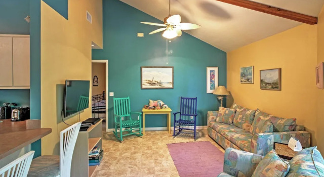 Коттедж Santa Rosa Beach Bungalow 5 Mi to the Gulf Shore!