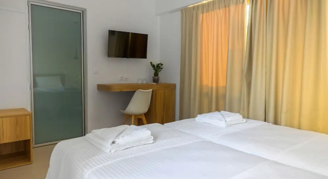 Двухместный номер Superior с балконом Sea Breeze Hotel