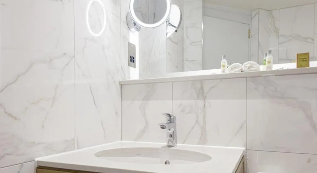 Четырёхместный номер Standard DoubleTree by Hilton Stoke-on-Trent, United Kingdom