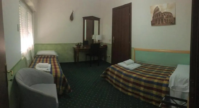 Четырёхместный номер Superior Hotel Astoria