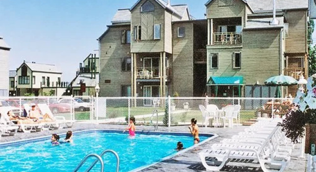 Chalets la Falaise, Beaupre, Canada, Rezervovat Chata  