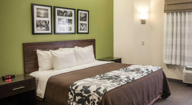 Номер Standard Sleep Inn & Suites