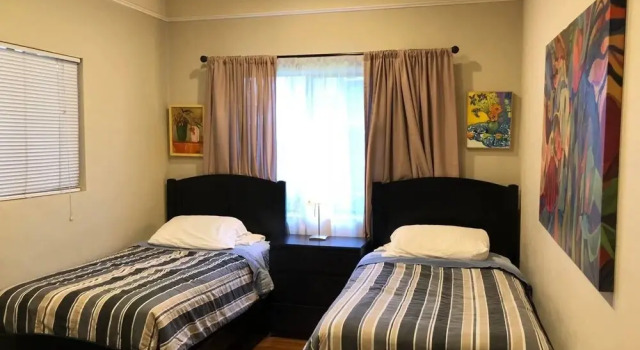 Licensed Casa in Heart of Santa Monica! Walk to Beach!, Забронировать Отель Отели Лос-Анджелеса 3 звезды, 3*