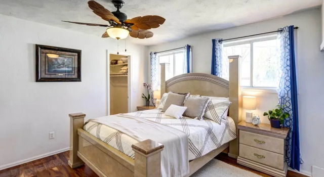Charming Montrose Family Home: Block to Downtown!, Забронировать Отель Отели Монтроуз с парковкой, Парковка